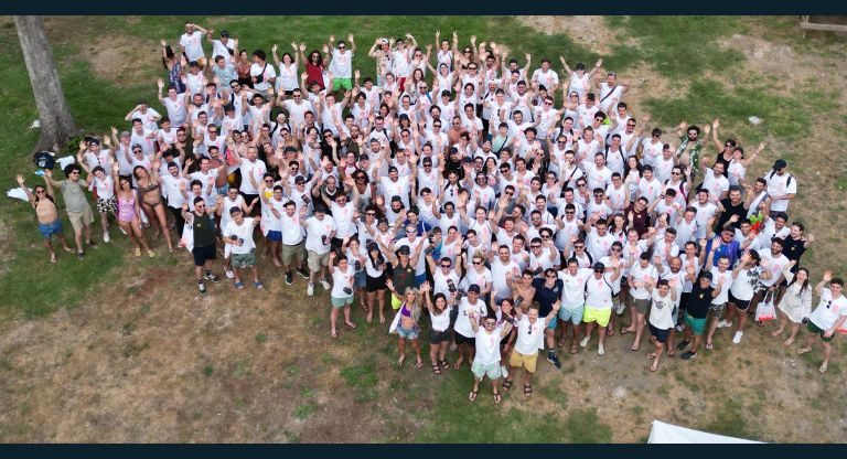 Un magico resort sulla spiaggia: viaggio incentive e team building per Reply Iriscube