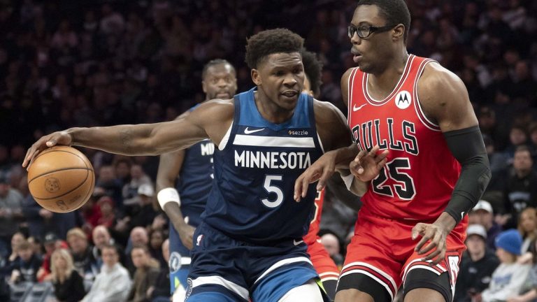 Coby White, Bulls finish strong to extend Timberwolves’ losing streak