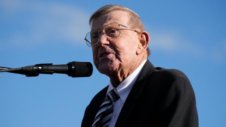 Lou Holtz, legendary college football coach, has died at 89