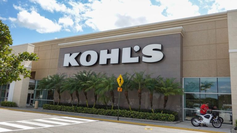 Genesco and Kohl’s Announce Retirements, Niber Names Commercial Lead